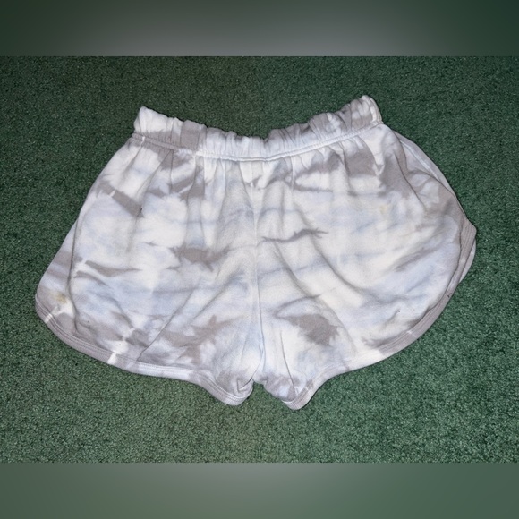 Victoria Secret Comfy Shorts - Picture 2 of 3